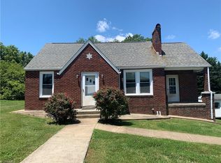 107 Carson St, Pilot Mountain, NC 27041