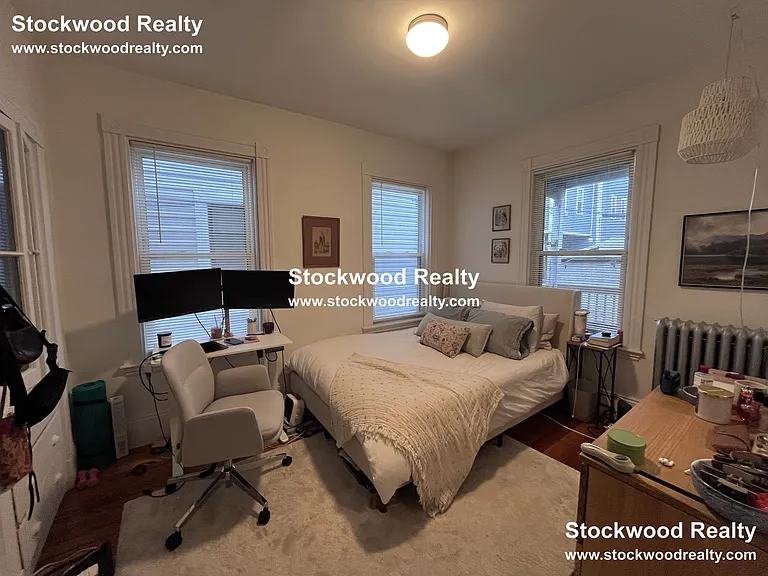 274 E Cottage St #1 — Photo 17