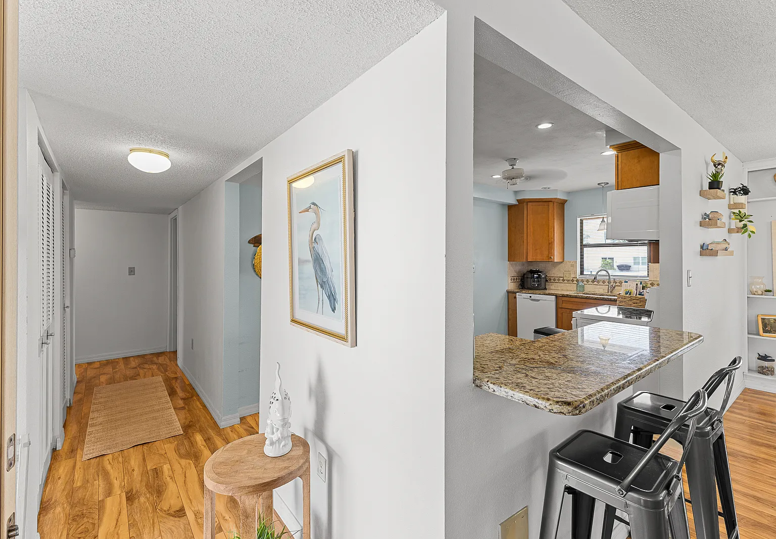 2 bed, 1296 sqft, $2,400 — Photo 3