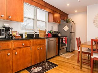 115 Walnut St APT 2B, Brookline, MA 02445