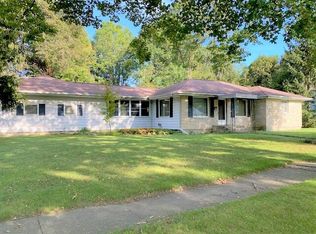 421 N Lakeview Ave, Sturgis, MI 49091
