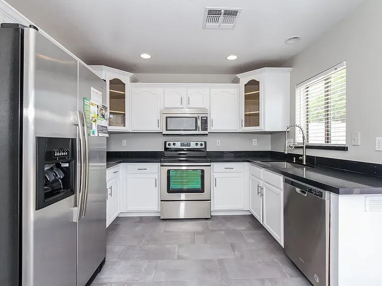 12417 W Larkspur Rd — Photo 6