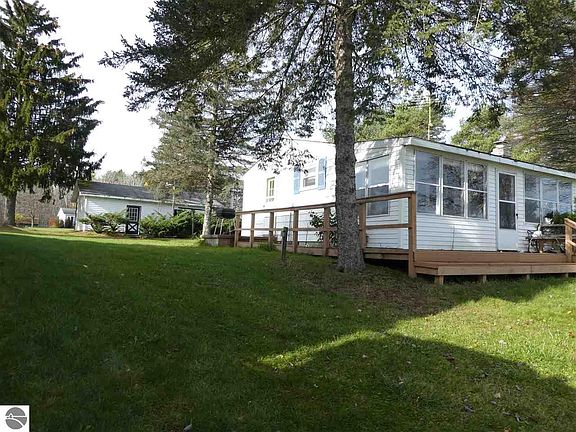 2nd image of 8208 Wallace Dr