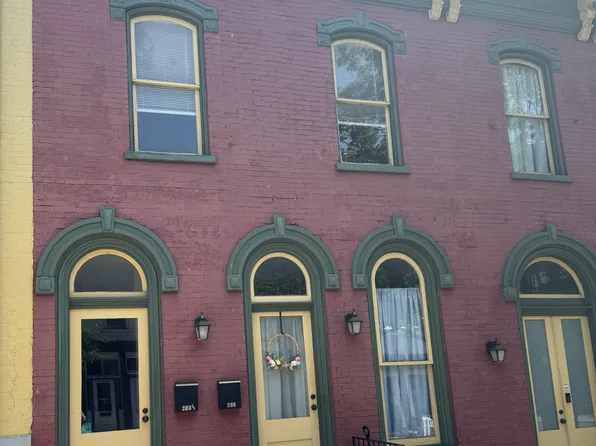 204 Allegheny St #1/2, Hollidaysburg, PA 16648