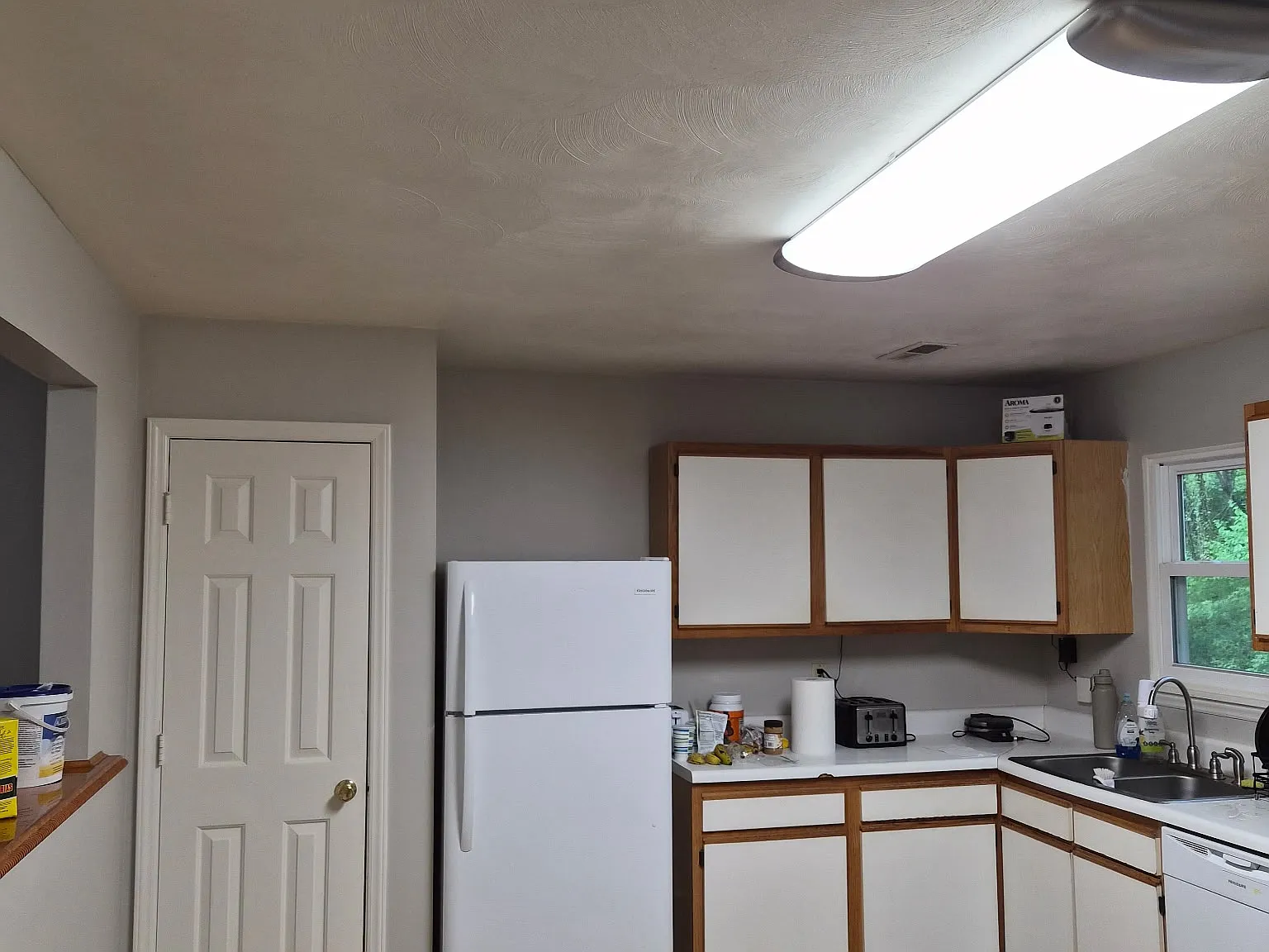 4 bed, 2.5 bath, 1480 sqft, $2,200 — Photo 3