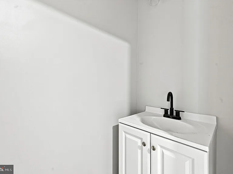 5840 Crittenden St — Photo 14