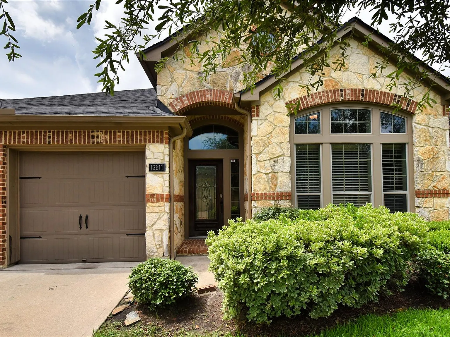 4 bed, 3.0 bath, 3035 sqft, $3,150 — Photo 4