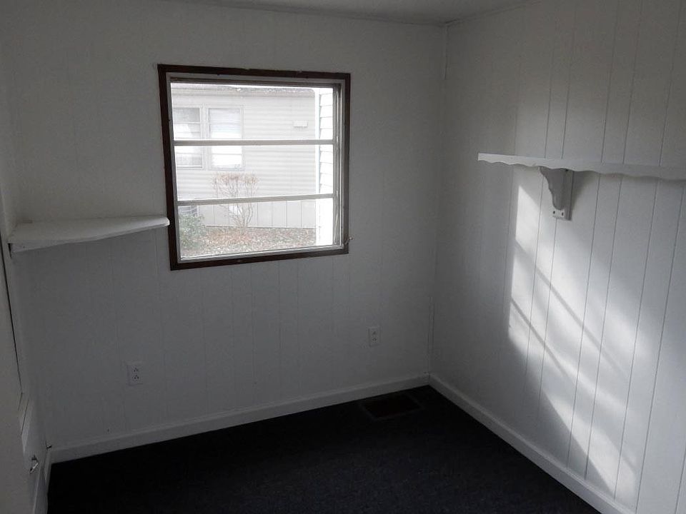 1st image of 31 N Outer Dr