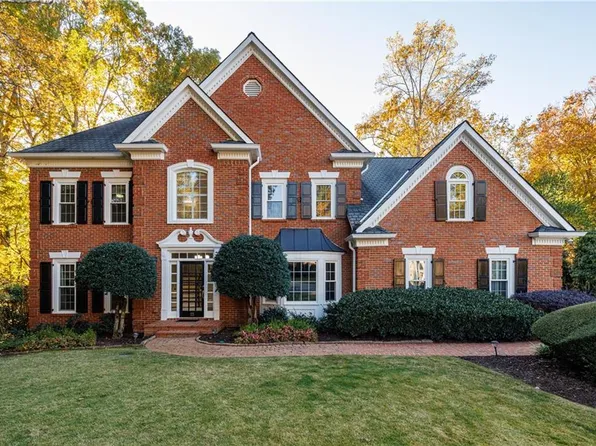 15 Vickwood Ct NE, Marietta, GA 30068