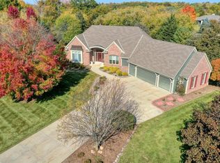 181 W Cedar Valley Rd, Delafield, WI 53018