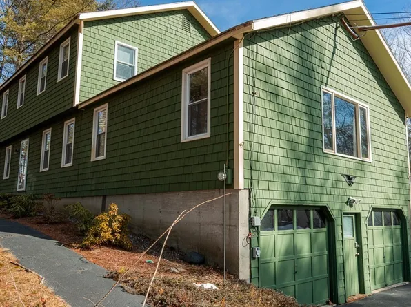 135 Massapoag Rd, Tyngsboro, MA 01879