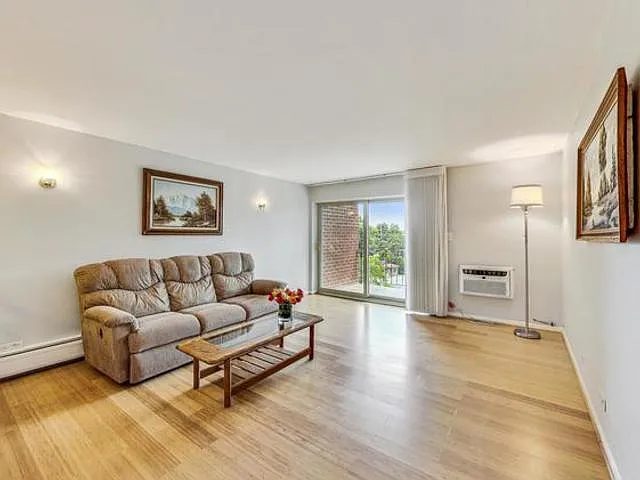 16 E Old Willow Rd #431S — Photo 3