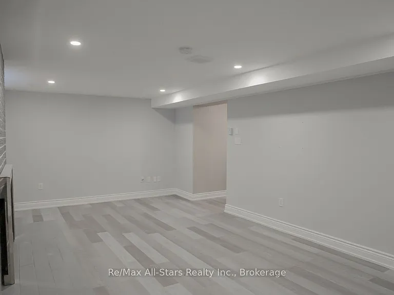 1 Crescent Ct #LOWER — Photo 16