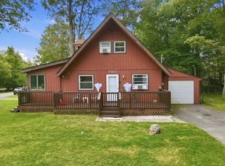 593 Country Place Dr, Tobyhanna, PA 18466