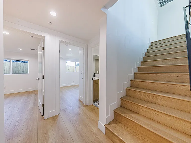 1330 S. Longwood Ave. — Photo 61