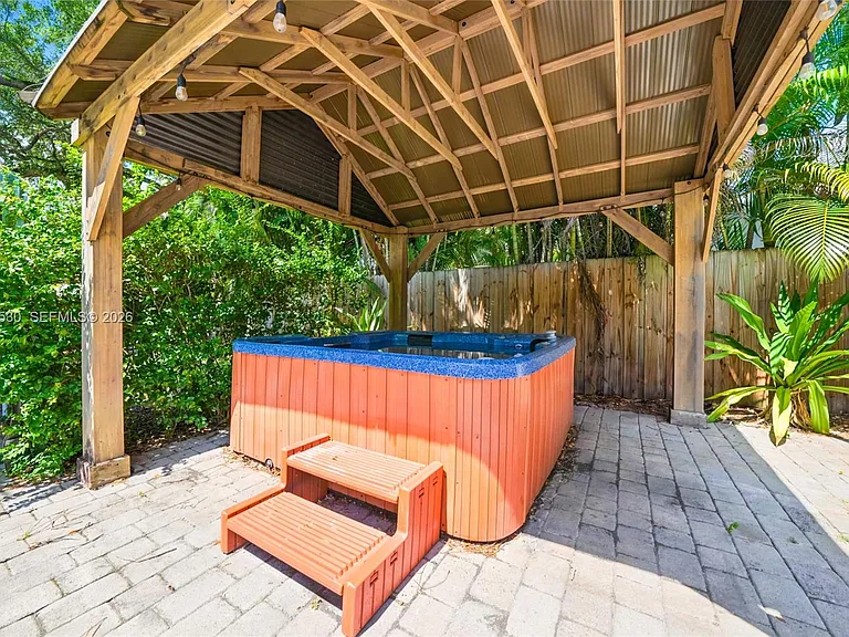 2301 Tequesta Ln — Photo 32