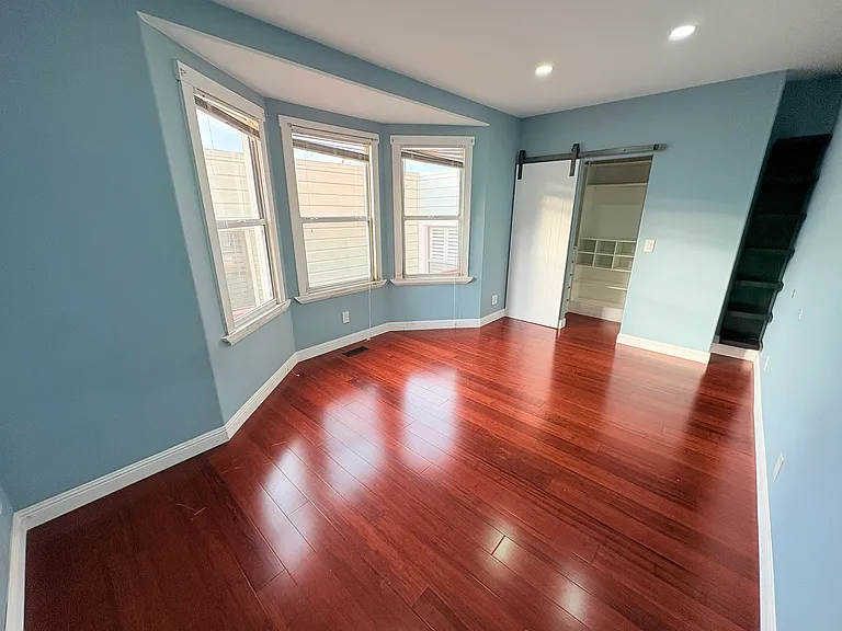 848 Girard St — Photo 10