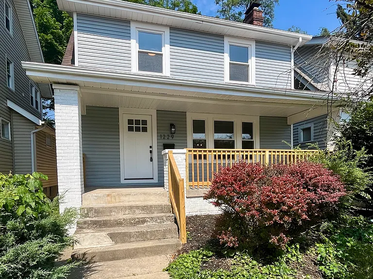 1229 Wilson Ave — Photo 1