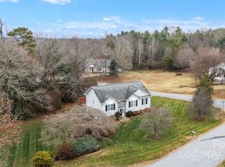 552 Meadowridge Dr, Taylorsville, NC 28681