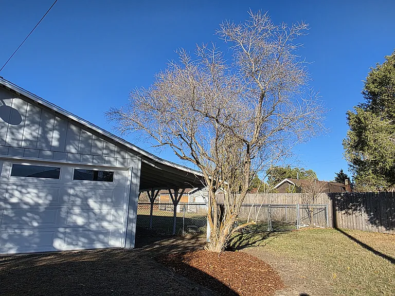 207 W Park St — Photo 30