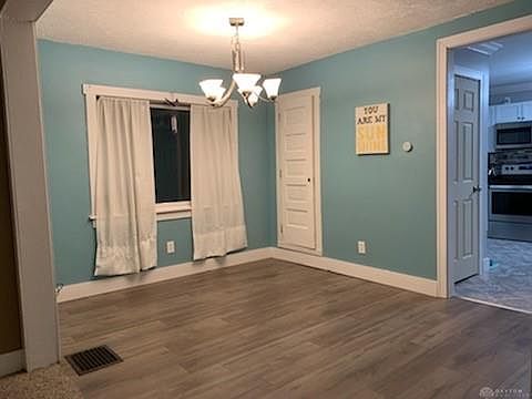 2nd image of 4707 Hamlin Dr