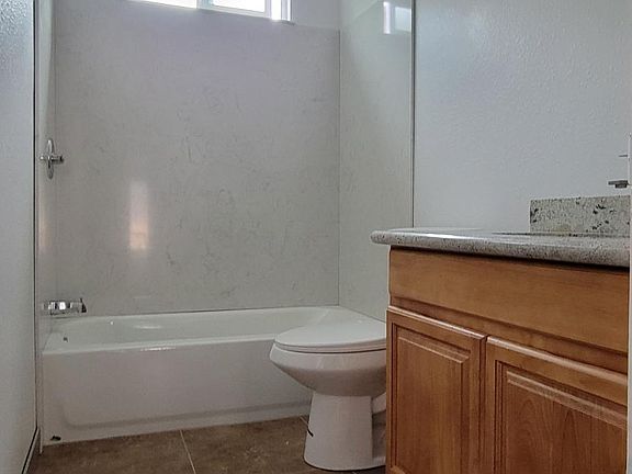 5th image of 244 Paragon Ave
