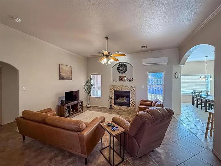 2409 Saguaro Loop — Photo 10