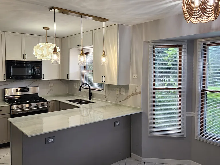 3250 Drew St — Photo 5