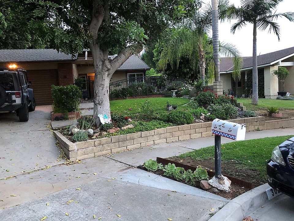 2nd image of 302 Orange Grove Ave