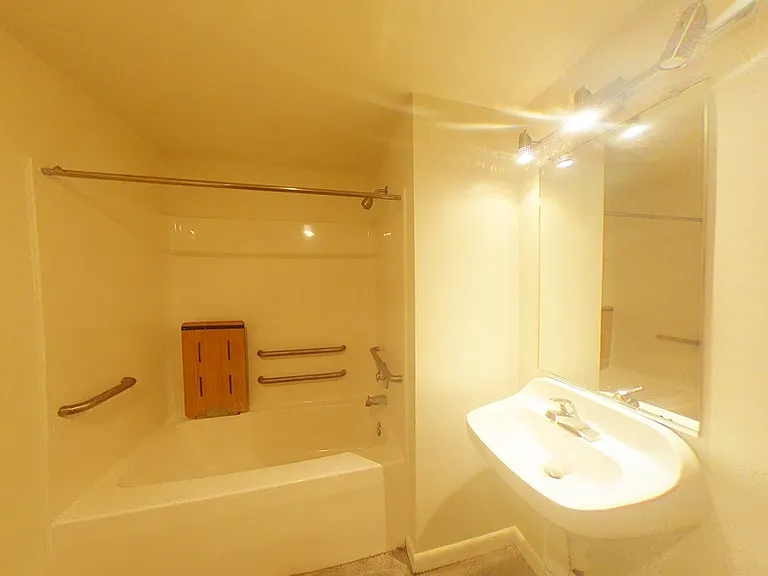 1101 W Marshall St #126 — Photo 10