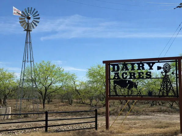 105 Sylas Hayes LOT 38, Pleasanton, TX 78064