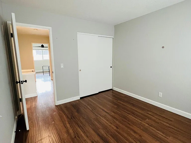 2425 La Brea Ct #2425 — Photo 24