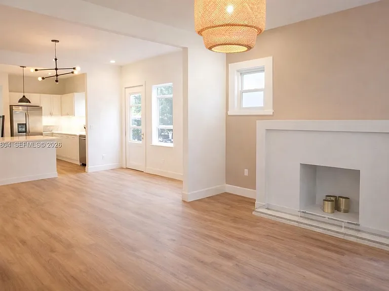 640 NE 71st St — Photo 3