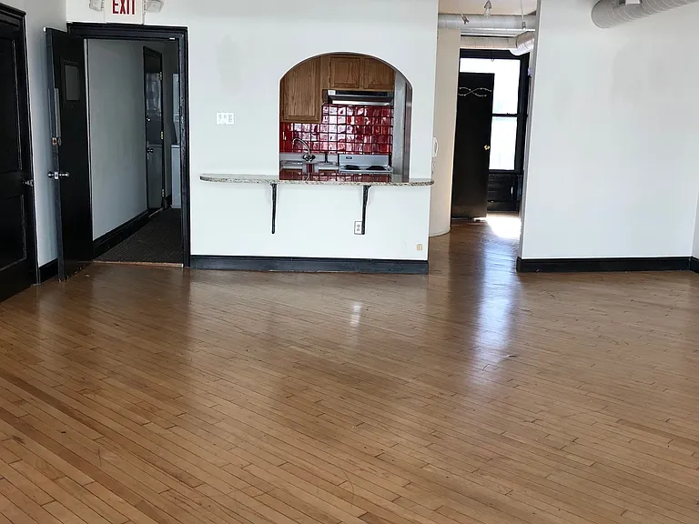 1126 Walnut St #3F — Photo 6