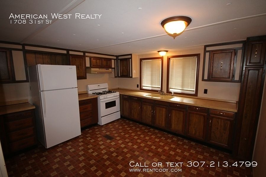 2nd image of 1708 31st St
