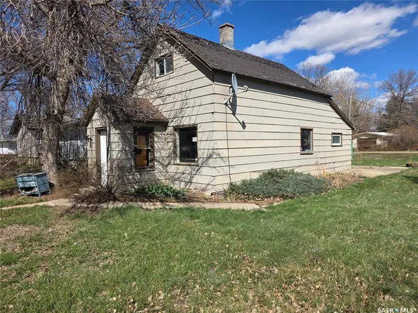 6371 Queens AVENUE, Gull Lake, SK S0N 1A0