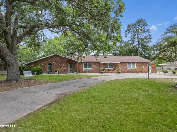 222 Glen Eagles Dr, Ocean Springs, MS 39564