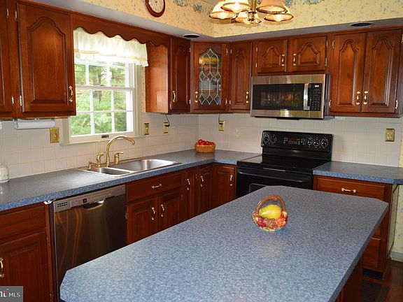 5th image of 274 Chippenham Ln