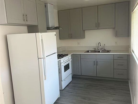 2nd image of 415 S El Molino Ave APT 11