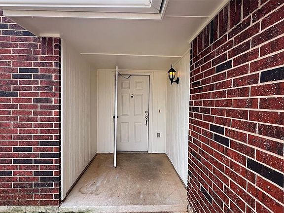 2nd image of 128 Tecumseh Meadows Dr