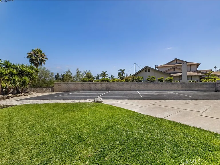 2336 La Linda Pl — Photo 4