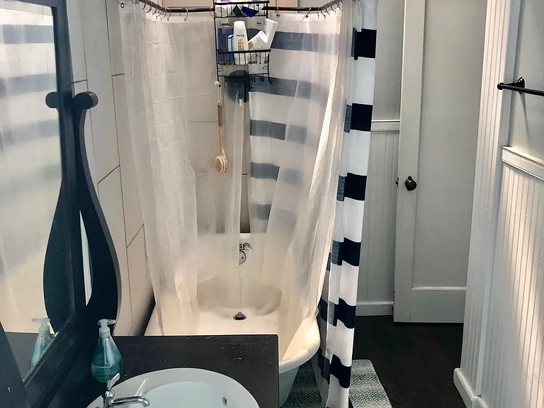 Full bathroom