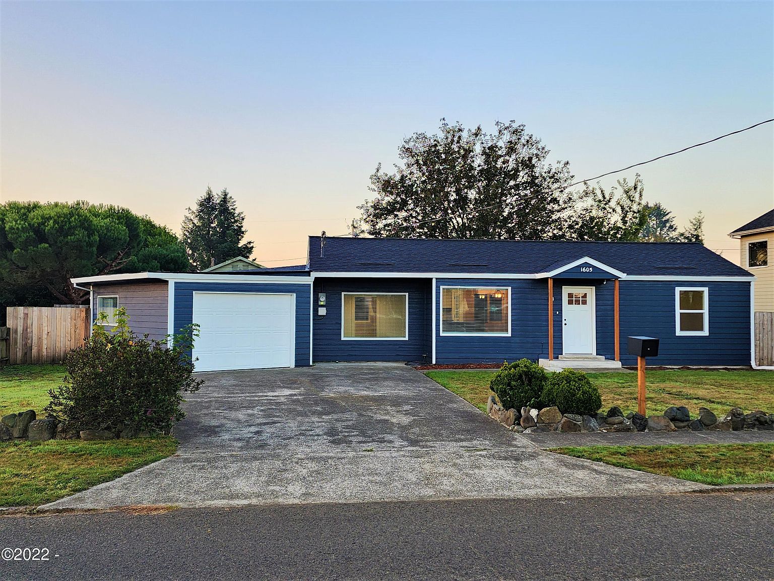 1605 9th St, Tillamook, OR 97141 Zillow