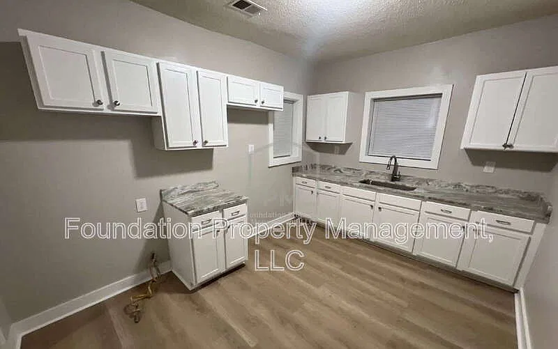 2 bed, 1.0 bath, 1027 sqft, $775 — Photo 3