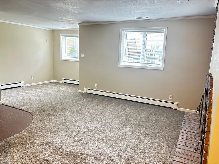 Hillside Apartments — Photo 20