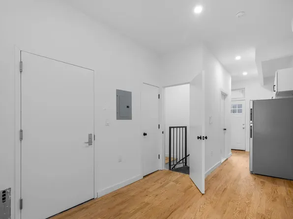 259 Fourth Avenue image 2 of 6