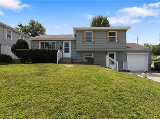 7801 NE San Rafael Dr, Kansas City, MO 64119