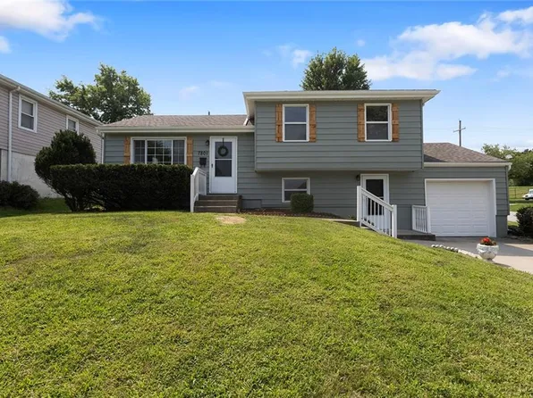 7801 NE San Rafael Dr, Kansas City, MO 64119