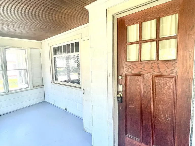 243 Clay Ave — Photo 2