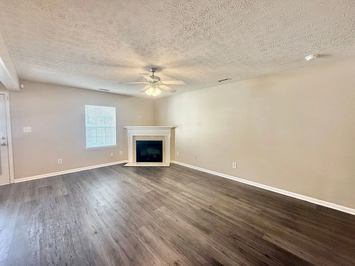 Spacious 3BR, 2.5BA Raleigh Townhome with a Fenced Backyard — Photo 3